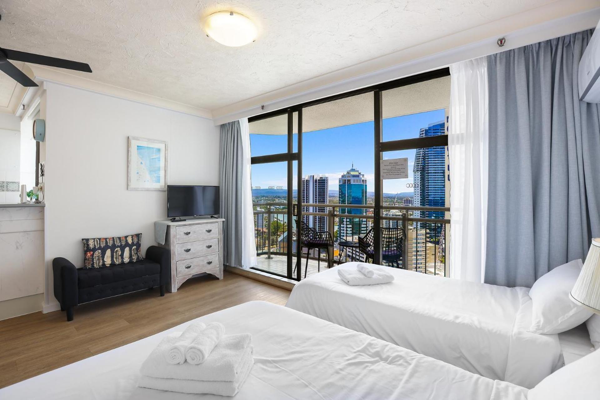 1 Bedroom And 1 Living Room Family Suite Gold Coast Exterior photo
